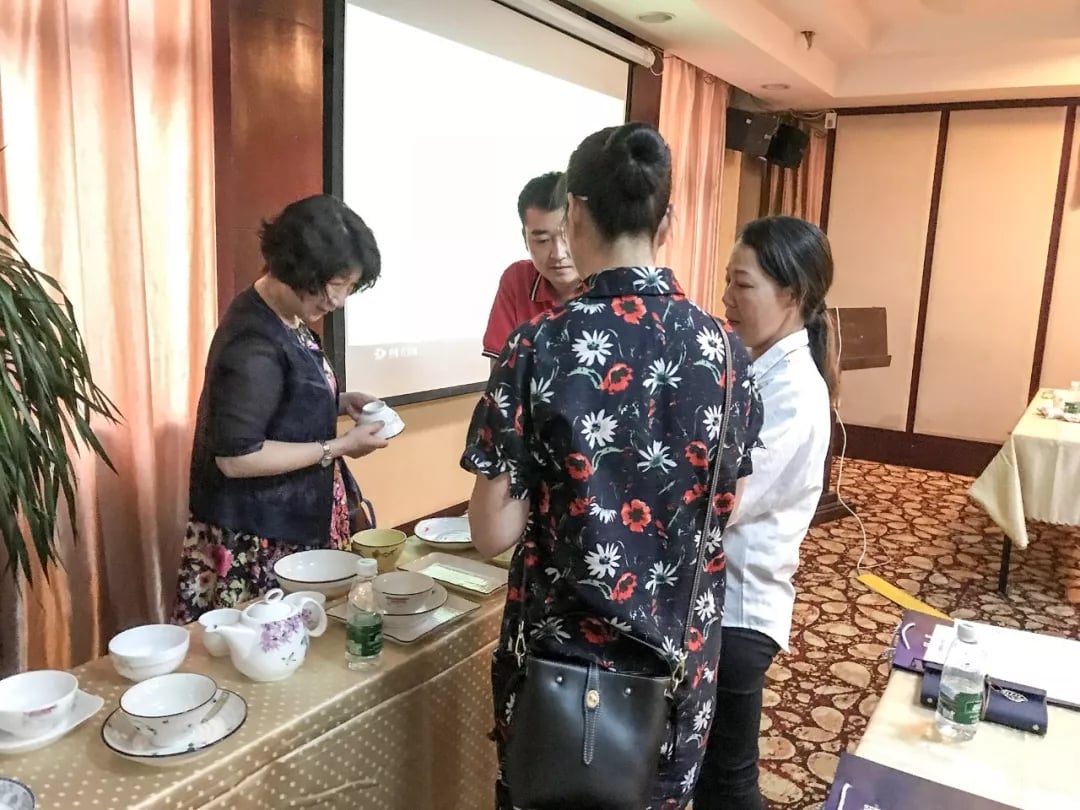 “乘风破浪 剑指终端”皇家荣耀官网2018年品牌培训会